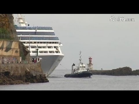 Explora Pasaia a bordo de un barco